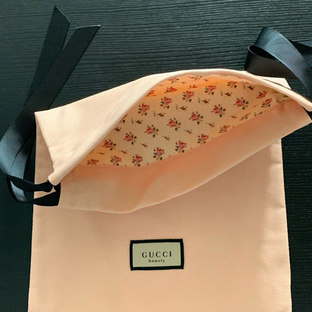 GUCCI Beauty pink peach makeup pouch